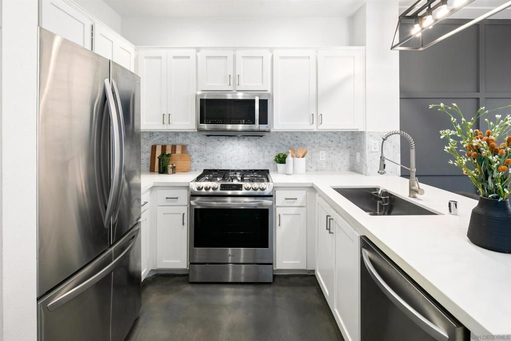 450 J 5151, San Diego, CA 92101 — photo 3