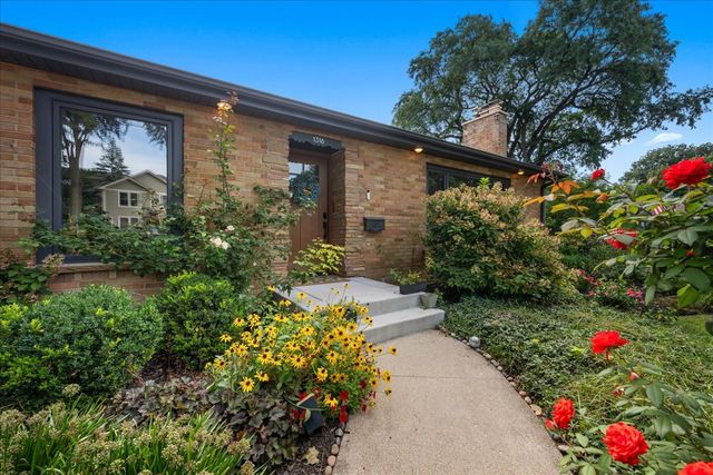 1316 S 4th Street, St. Charles, IL 60174