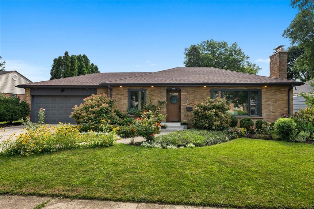 1316 S 4th Street, St. Charles, IL 60174