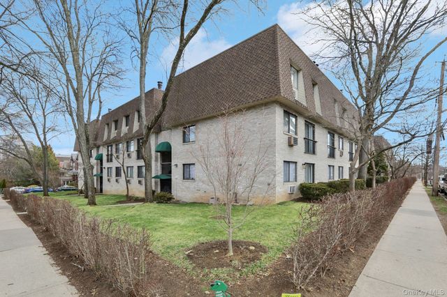 24 Carhart Avenue 210, White Plains, NY 10605