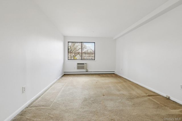 24 Carhart Avenue 210, White Plains, NY 10605