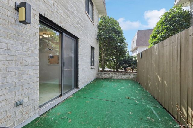 24 Carhart Avenue 210, White Plains, NY 10605