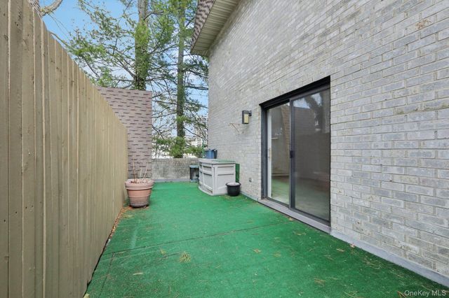 24 Carhart Avenue 210, White Plains, NY 10605