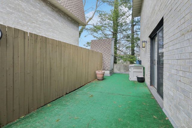 24 Carhart Avenue 210, White Plains, NY 10605