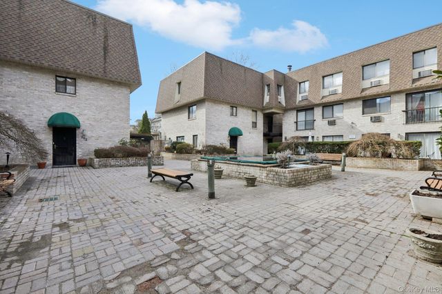 24 Carhart Avenue 210, White Plains, NY 10605