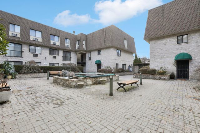 24 Carhart Avenue 210, White Plains, NY 10605