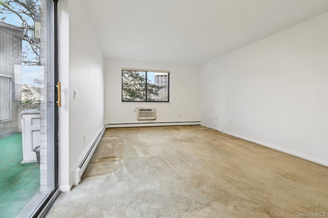 24 Carhart Avenue 210, White Plains, NY 10605