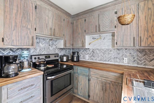 3200 Manorcrest Rd, Richmond, VA 23234