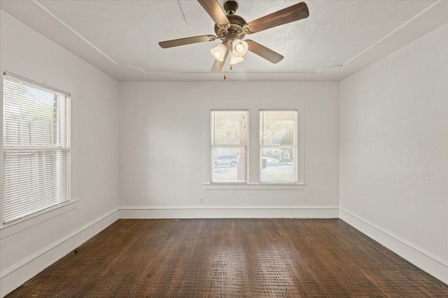 929 S Rosemont Avenue, Dallas, TX 75208