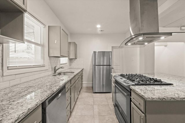 929 S Rosemont Avenue, Dallas, TX 75208