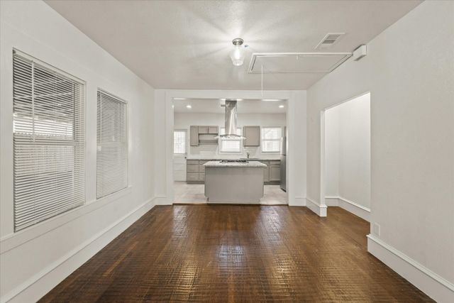 929 S Rosemont Avenue, Dallas, TX 75208