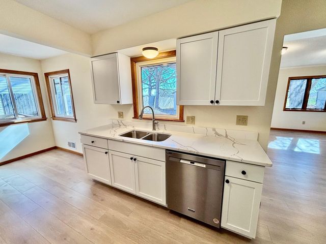 130 17th Avenue N, South Saint Paul, MN 55075