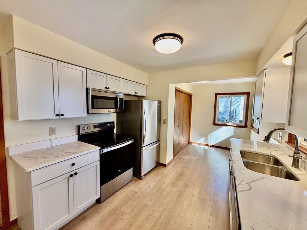 130 17th Avenue N, South Saint Paul, MN 55075