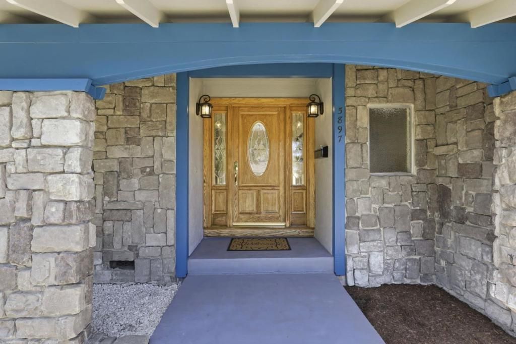 Image 6 of property listing at 5897 Erskine Court, San Jose, CA 95123
