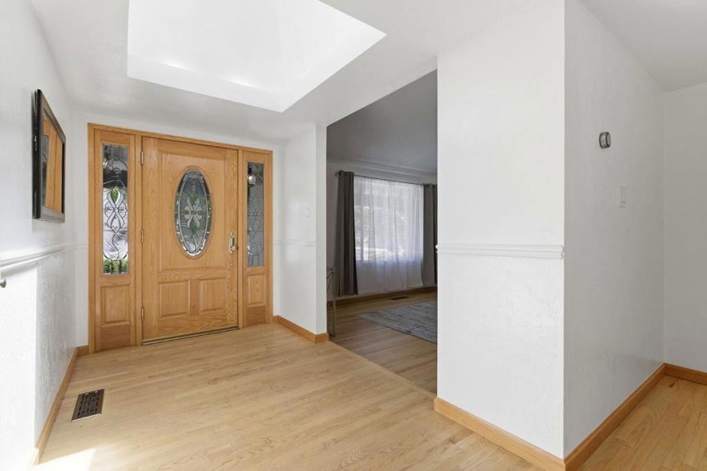 Image 8 of property listing at 5897 Erskine Court, San Jose, CA 95123
