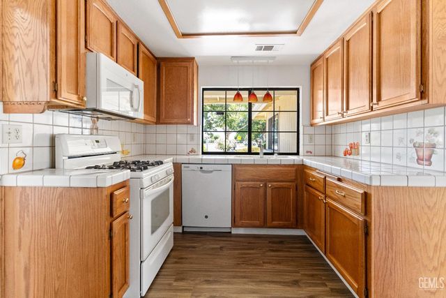 14412 Culiacan Avenue, Bakersfield, CA 93314