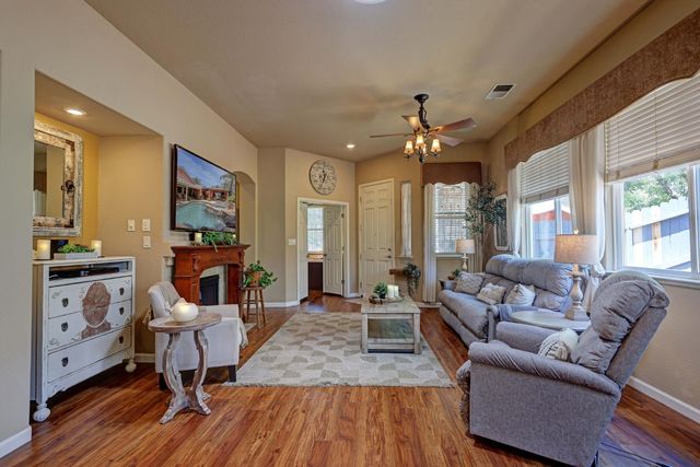 3319 Corinthian Ln, Auburn, CA 95603