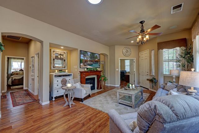 3319 Corinthian Ln, Auburn, CA 95603