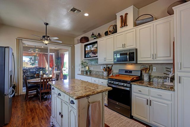 3319 Corinthian Ln, Auburn, CA 95603