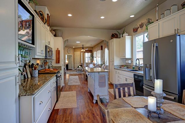 3319 Corinthian Ln, Auburn, CA 95603