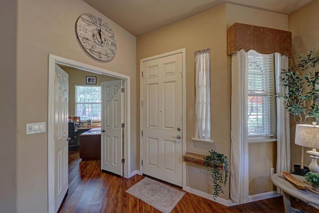 3319 Corinthian Ln, Auburn, CA 95603