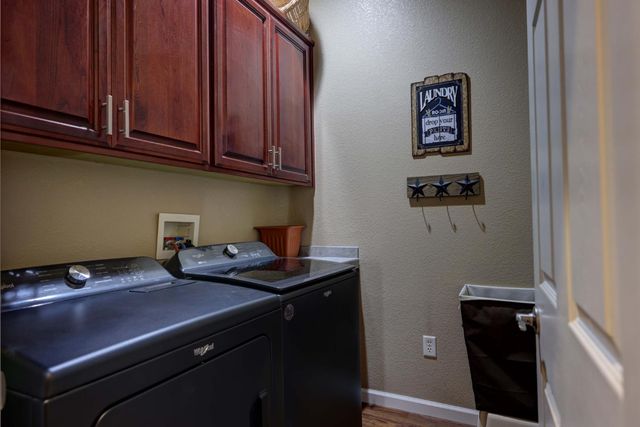 3319 Corinthian Ln, Auburn, CA 95603