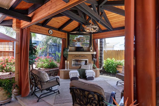 3319 Corinthian Ln, Auburn, CA 95603