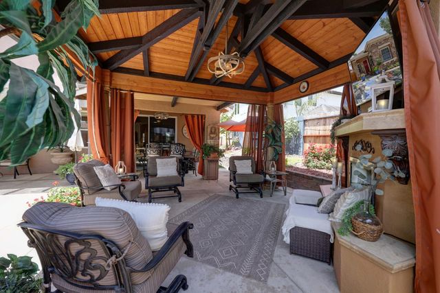 3319 Corinthian Ln, Auburn, CA 95603