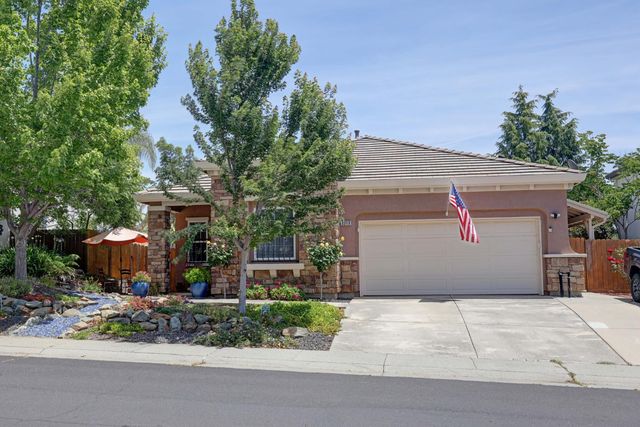 3319 Corinthian Ln, Auburn, CA 95603