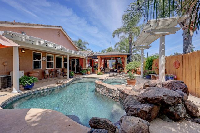 3319 Corinthian Ln, Auburn, CA 95603