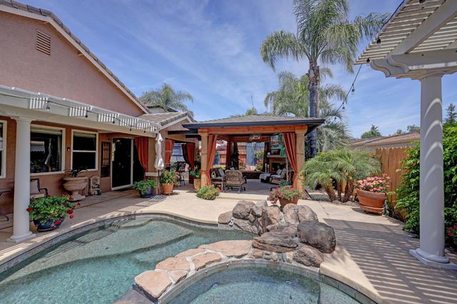 3319 Corinthian Ln, Auburn, CA 95603