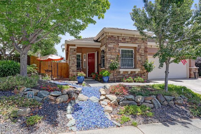 3319 Corinthian Ln, Auburn, CA 95603