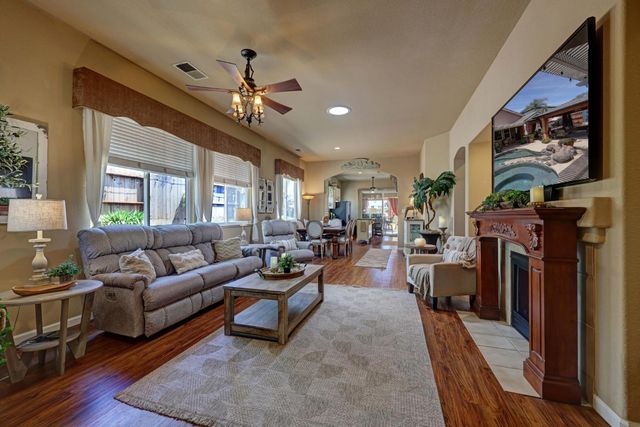 3319 Corinthian Ln, Auburn, CA 95603