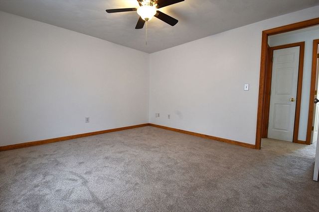 16 Arborwood Dr, Worcester, MA 01604