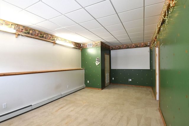 16 Arborwood Dr, Worcester, MA 01604