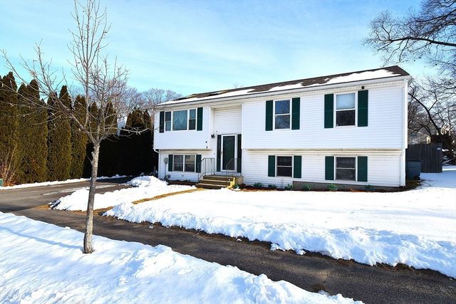 16 Arborwood Dr, Worcester, MA 01604