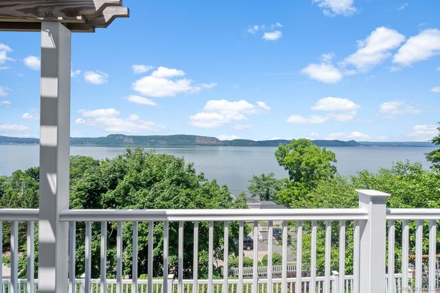 12 Riverview Court, Ossining, NY 10562