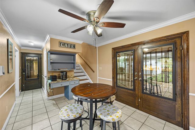 102 Crestway Drive, Baytown, TX 77520