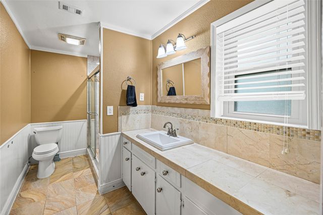 102 Crestway Drive, Baytown, TX 77520