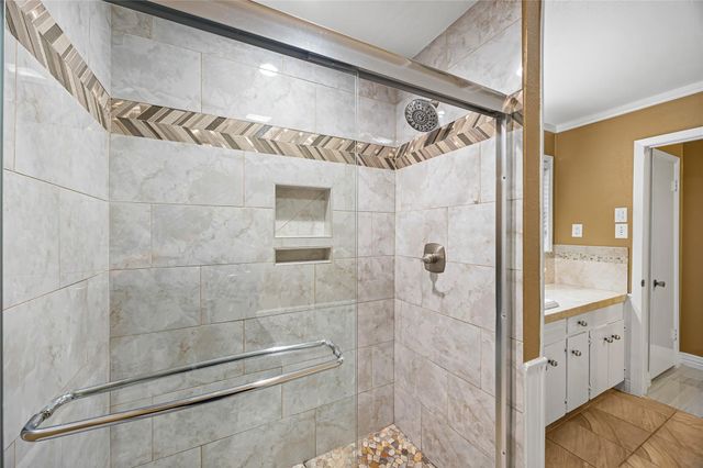 102 Crestway Drive, Baytown, TX 77520
