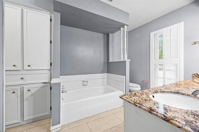 102 Crestway Drive, Baytown, TX 77520