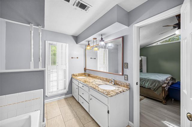 102 Crestway Drive, Baytown, TX 77520
