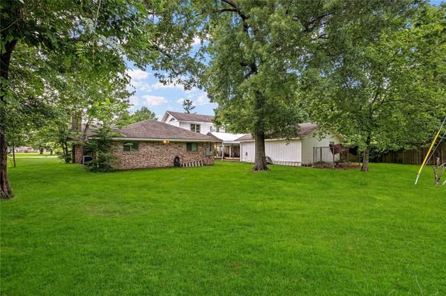 102 Crestway Drive, Baytown, TX 77520