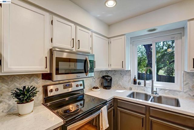 1139 Kottinger Dr. A, Pleasanton, CA 94566