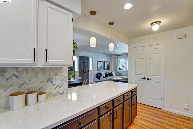 1139 Kottinger Dr. A, Pleasanton, CA 94566