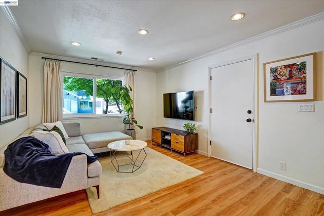 1139 Kottinger Dr. A, Pleasanton, CA 94566