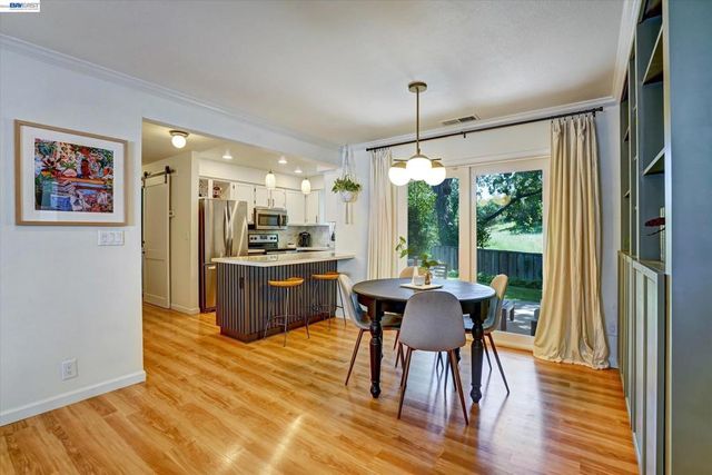 1139 Kottinger Dr. A, Pleasanton, CA 94566