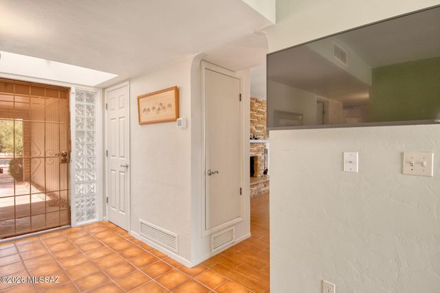 2720 W San Juan Terrace, Tucson, AZ 85713
