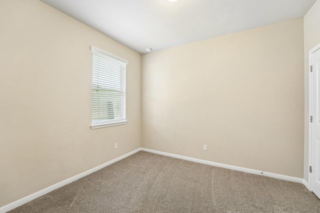 323 Quarry LN, Liberty Hill, TX 78642