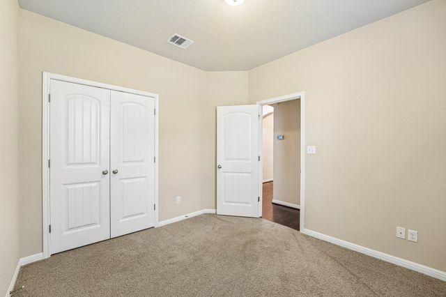323 Quarry LN, Liberty Hill, TX 78642